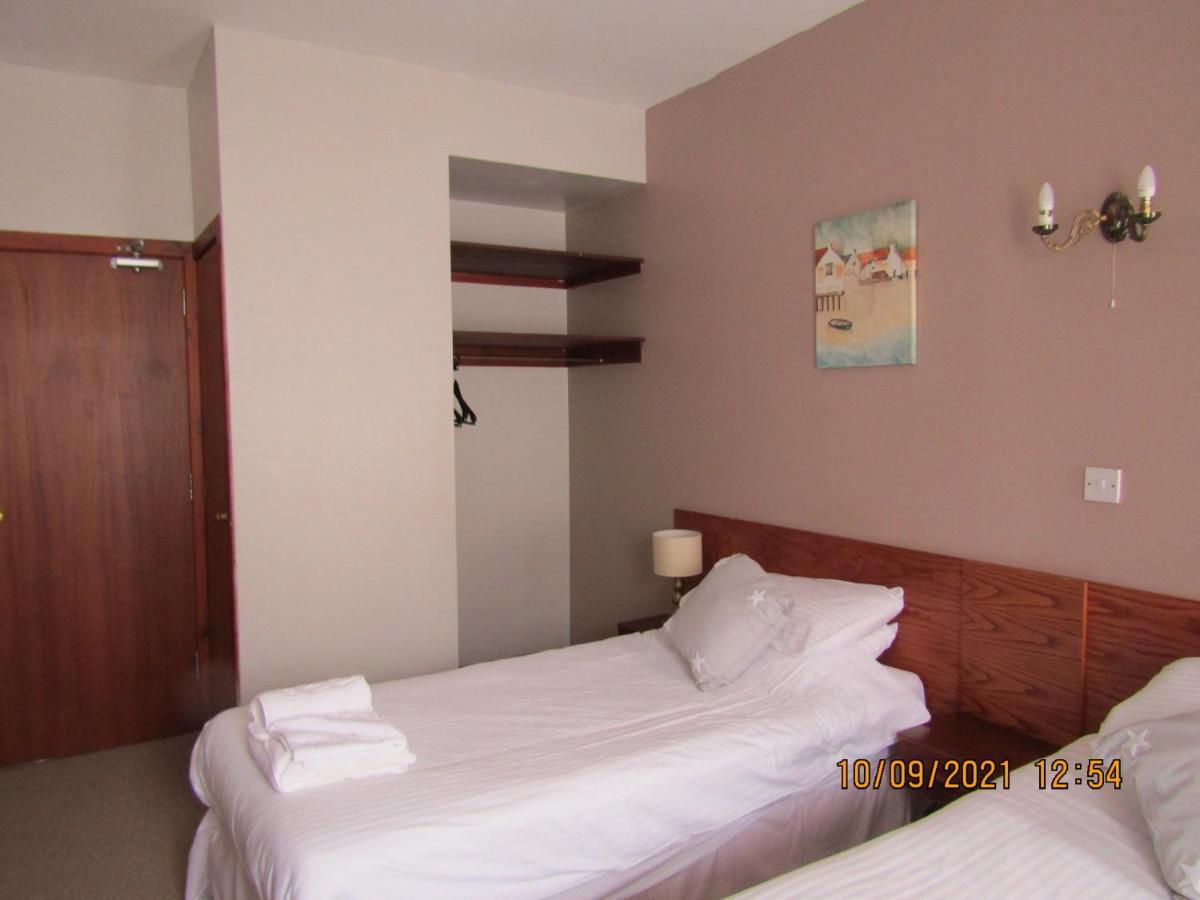 Queens Hotel Стоунхевън Екстериор снимка