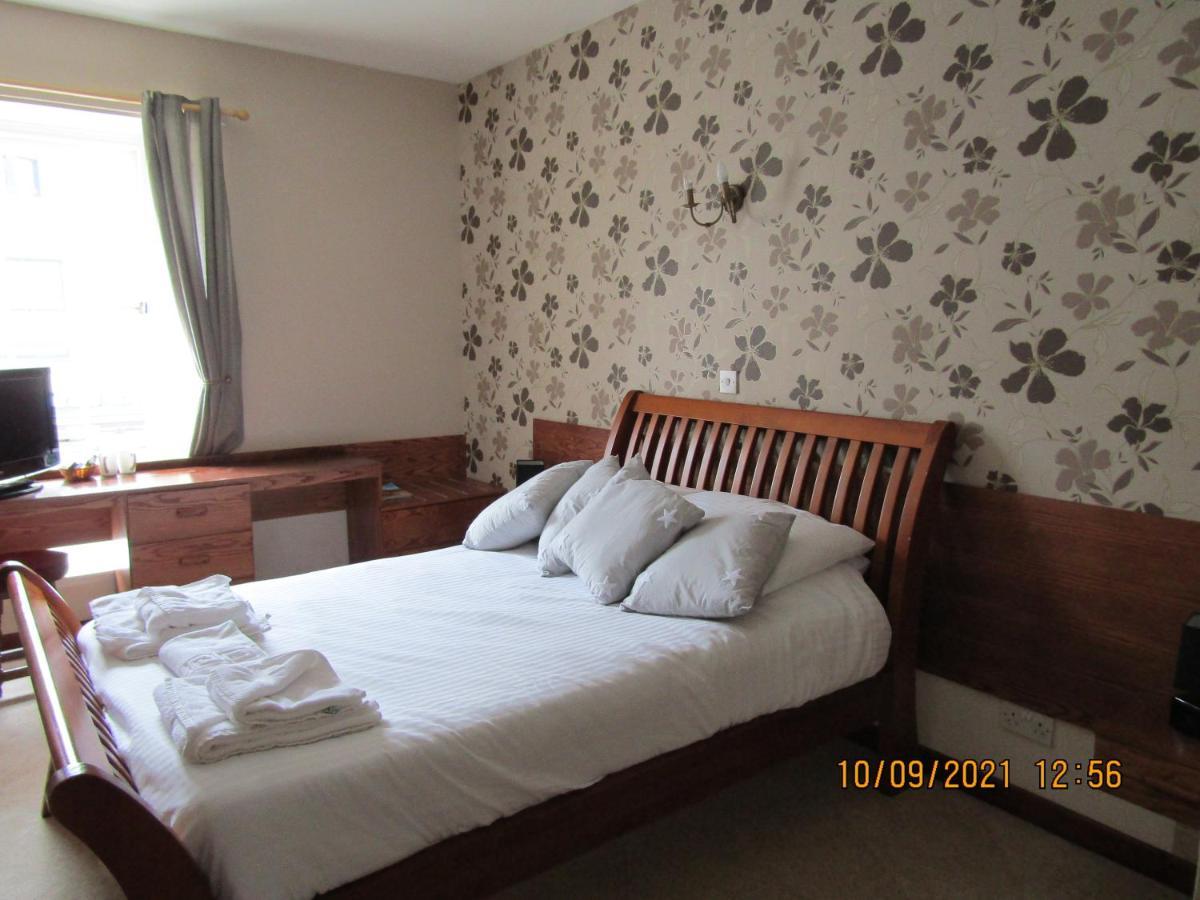 Queens Hotel Стоунхевън Екстериор снимка