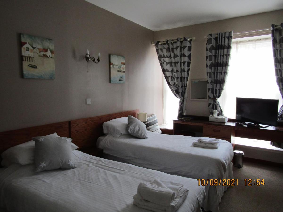 Queens Hotel Стоунхевън Екстериор снимка